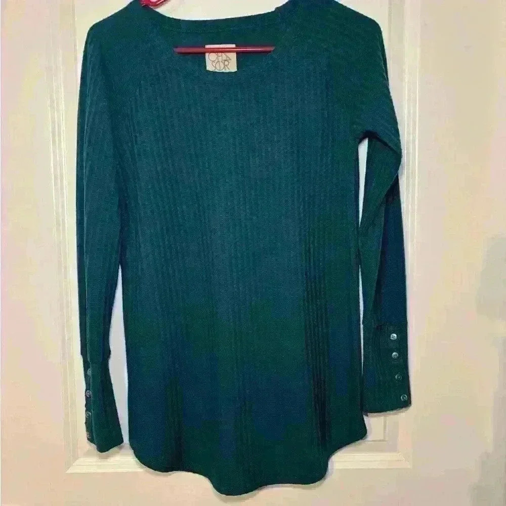 Chaser Waffle Knit Thermal Long Sleeve Shirt Size Small. 4 Button Sleeves.